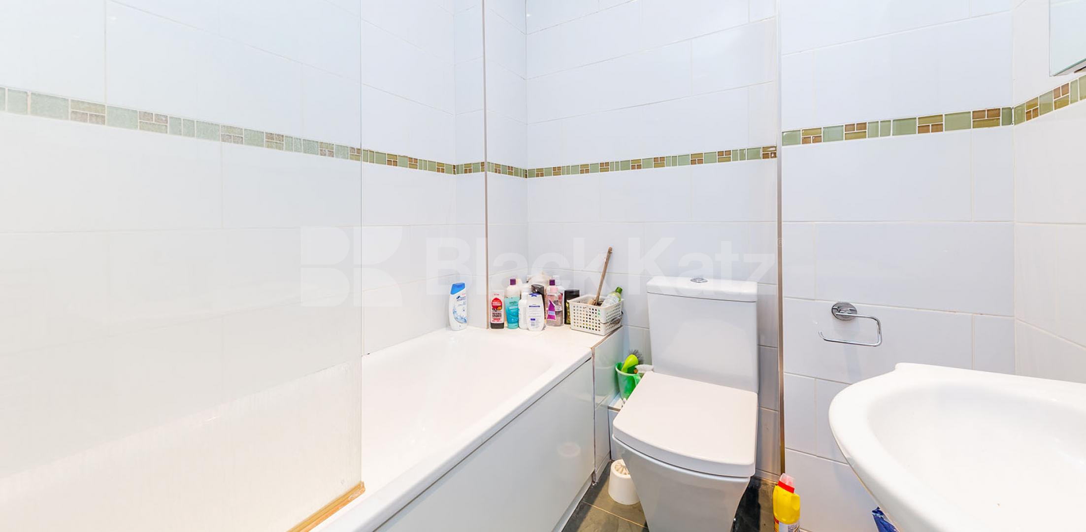 			NEW INSTRUCTION!, 3 Bedroom, 1 bath, 1 reception Flat			 Junction Road, ARCHWAY